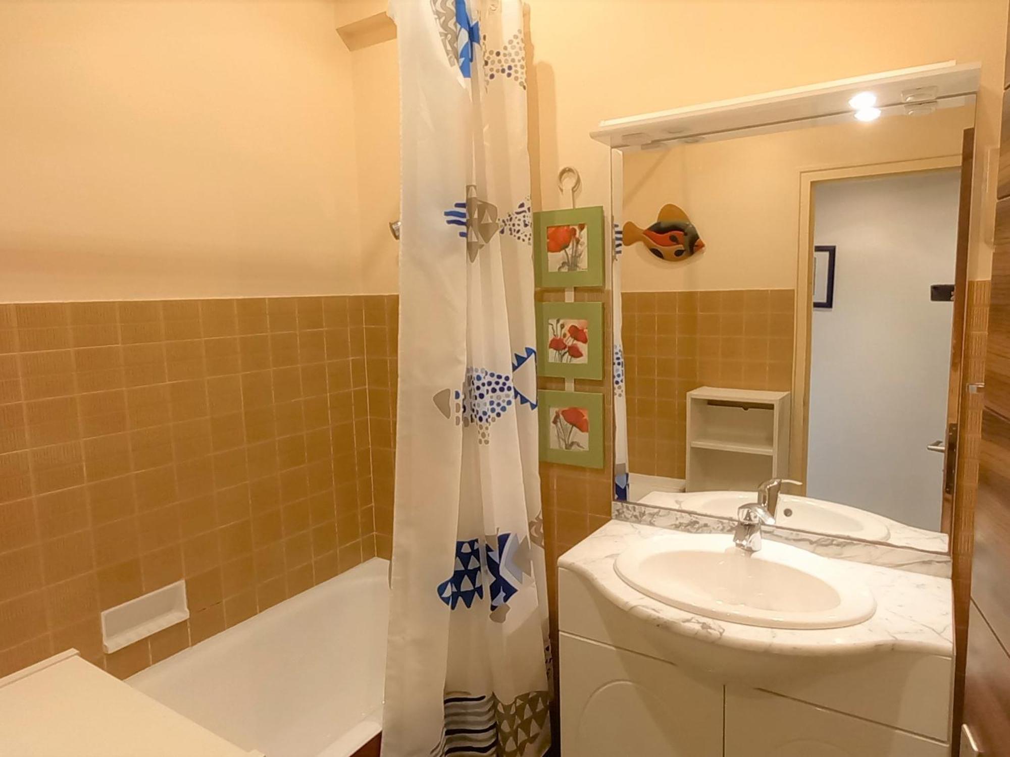 Charmant Pavillon A Saint-Jean-De-Monts: 2 Chambres, Proche Plage, Foret Et Commerces, Jardin Clos - Fr-1-323-259 المظهر الخارجي الصورة